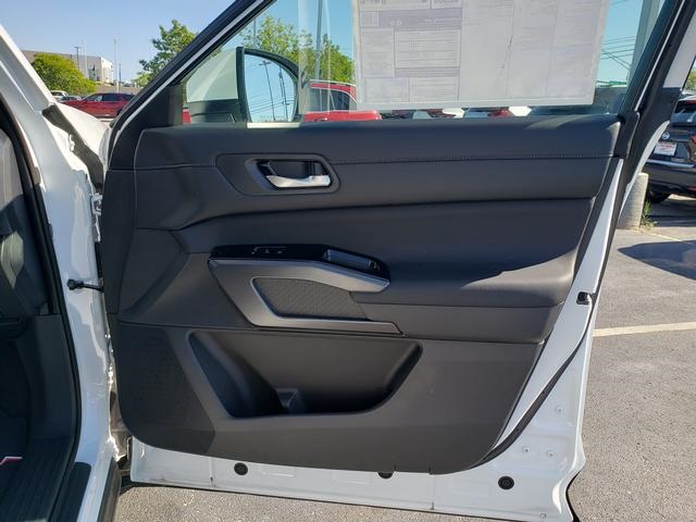 new 2025 Nissan Pathfinder car, priced at $46,774