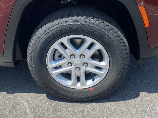 new 2025 Jeep Grand Cherokee car, priced at $35,531