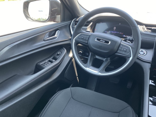 new 2025 Jeep Grand Cherokee car, priced at $35,531