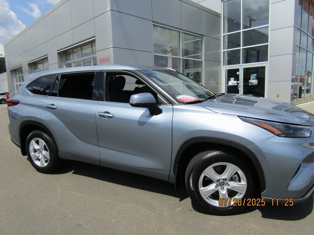 used 2022 Toyota Highlander car, priced at $33,999