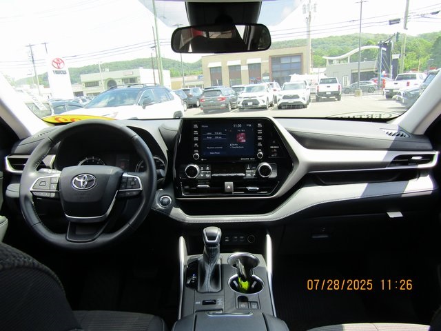 used 2022 Toyota Highlander car, priced at $33,999