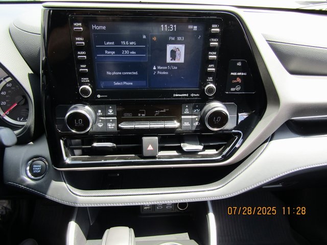 used 2022 Toyota Highlander car, priced at $33,999