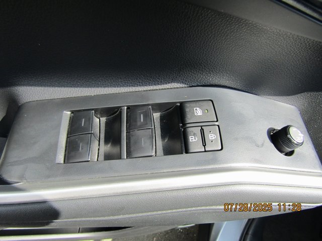 used 2022 Toyota Highlander car, priced at $33,999