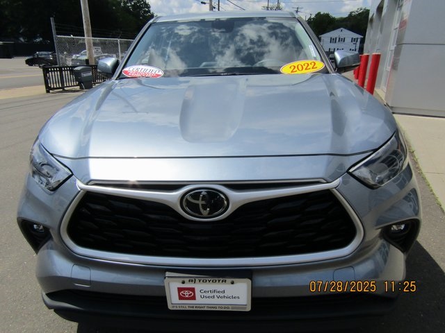 used 2022 Toyota Highlander car, priced at $33,999
