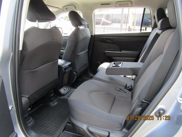 used 2022 Toyota Highlander car, priced at $33,999