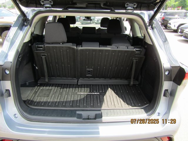 used 2022 Toyota Highlander car, priced at $33,999