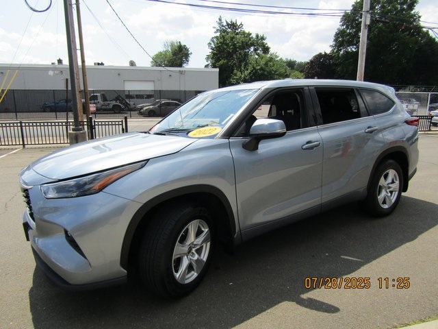 used 2022 Toyota Highlander car, priced at $33,999