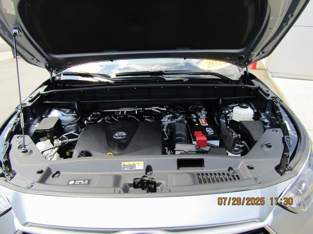 used 2022 Toyota Highlander car, priced at $33,999