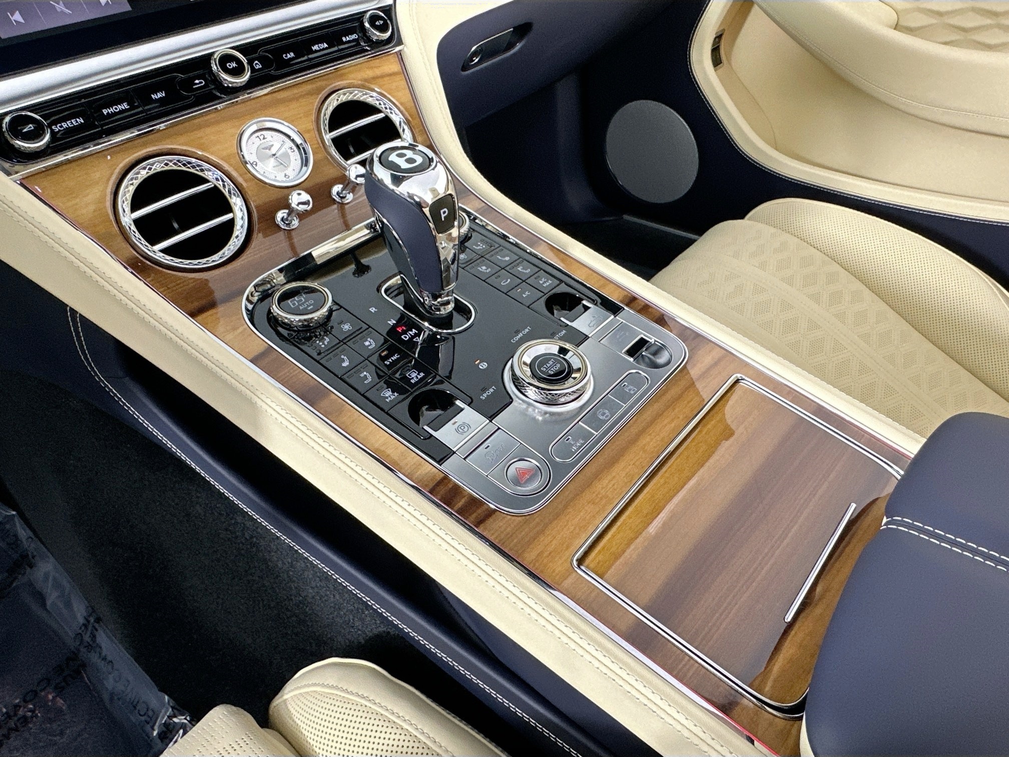 new 2025 Bentley Continental GTC car