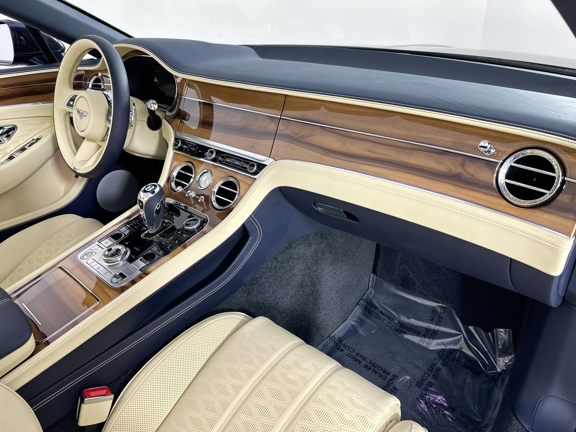new 2025 Bentley Continental GTC car