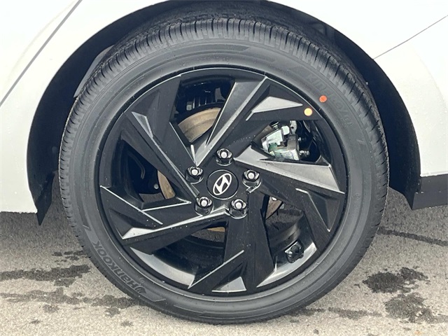 new 2026 Hyundai Elantra Hybrid car, priced at $28,590