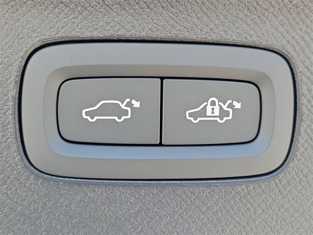 new 2026 Volvo XC90 car, priced at $69,375