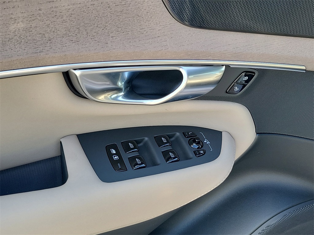 new 2026 Volvo XC90 car, priced at $69,375