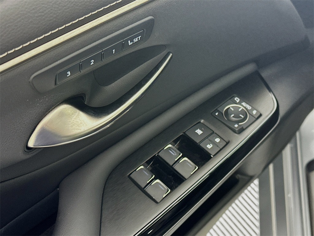 used 2022 Lexus ES car, priced at $32,490