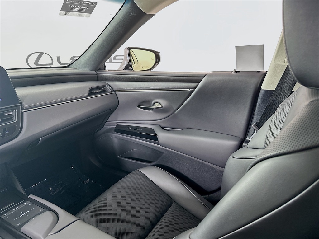 used 2022 Lexus ES car, priced at $32,490