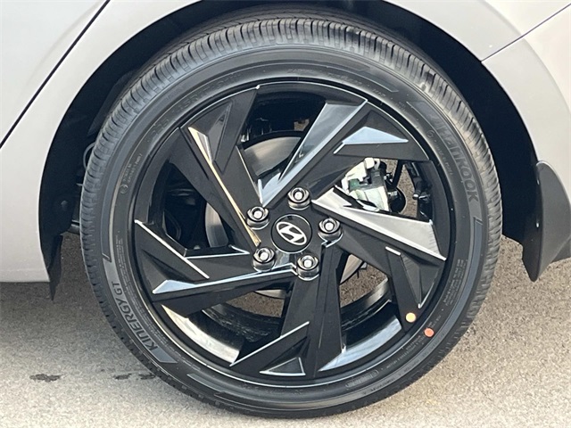 new 2026 Hyundai Elantra Hybrid car, priced at $28,560