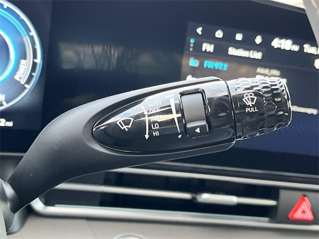 new 2026 Hyundai Elantra Hybrid car, priced at $28,560