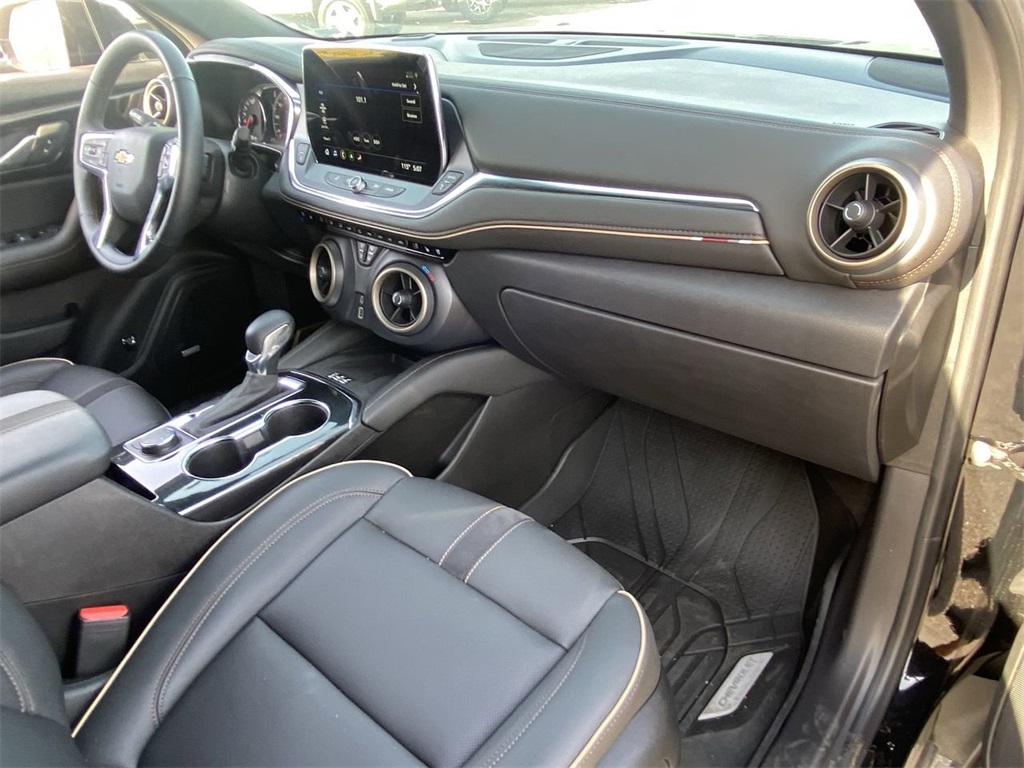 used 2025 Chevrolet Blazer car