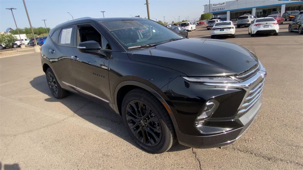 used 2025 Chevrolet Blazer car