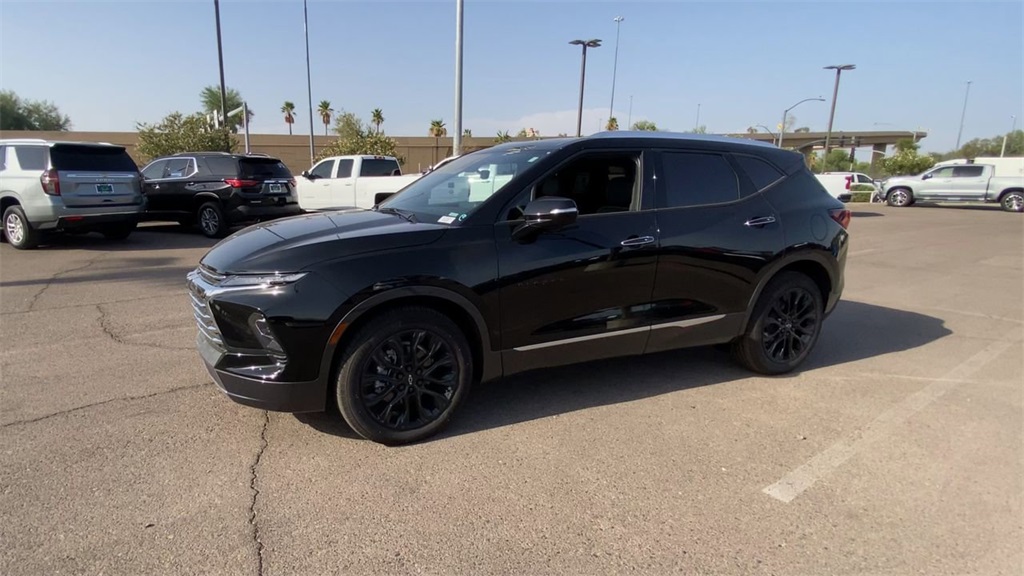 used 2025 Chevrolet Blazer car