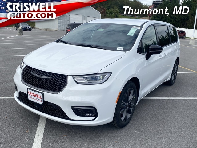 new 2026 Chrysler Pacifica car, priced at $38,324