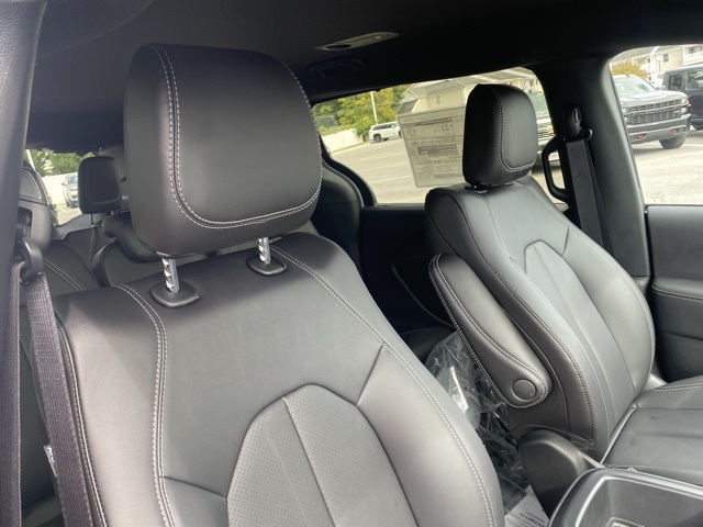 new 2026 Chrysler Pacifica car, priced at $38,324