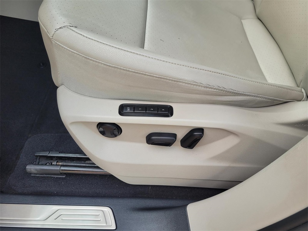 used 2019 Volkswagen Atlas car, priced at $17,990