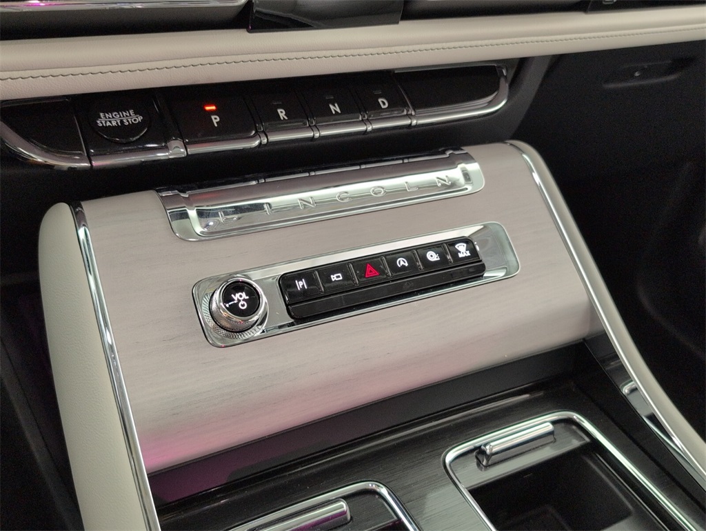 new 2025 Lincoln Aviator car, priced at $75,504