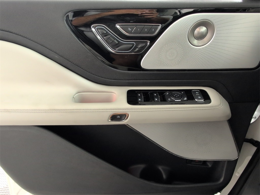 new 2025 Lincoln Aviator car, priced at $75,504