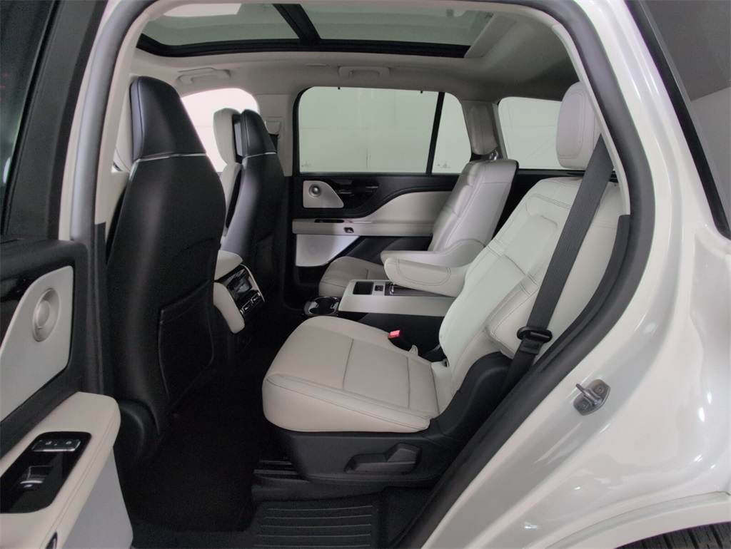 new 2025 Lincoln Aviator car, priced at $75,504