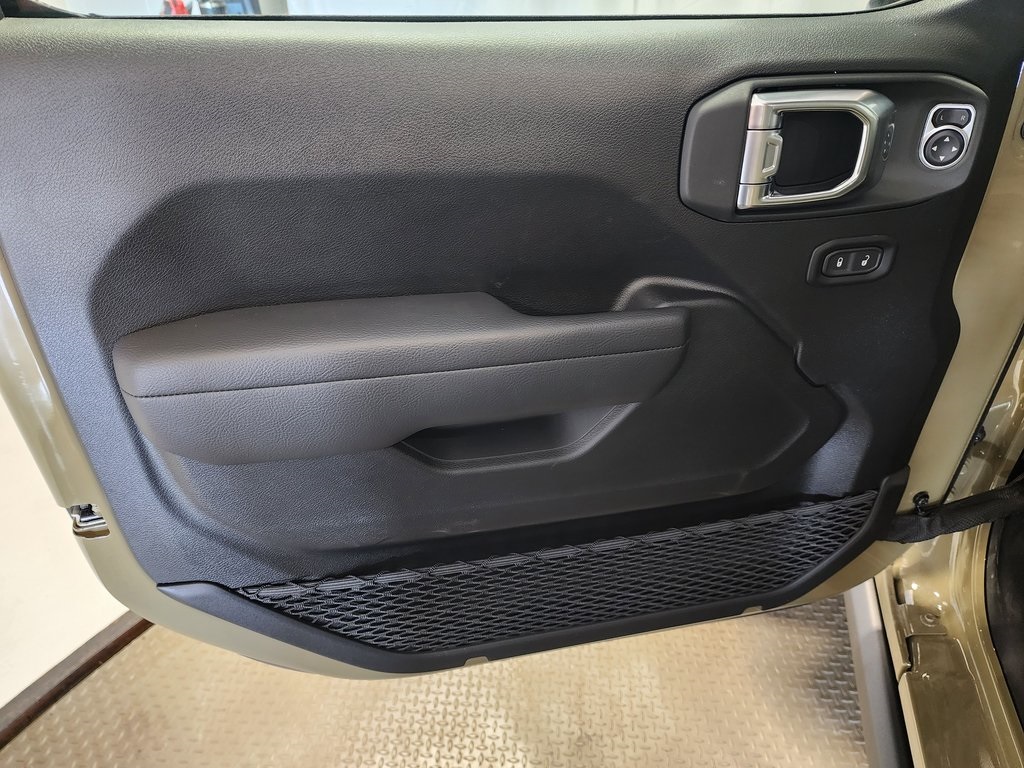 new 2025 Jeep Gladiator car, priced at $60,999