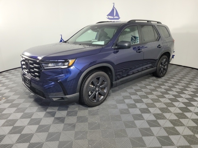 used 2025 Honda Pilot car, priced at $42,995