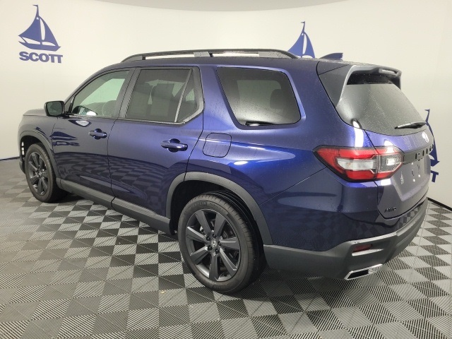 used 2025 Honda Pilot car, priced at $42,995