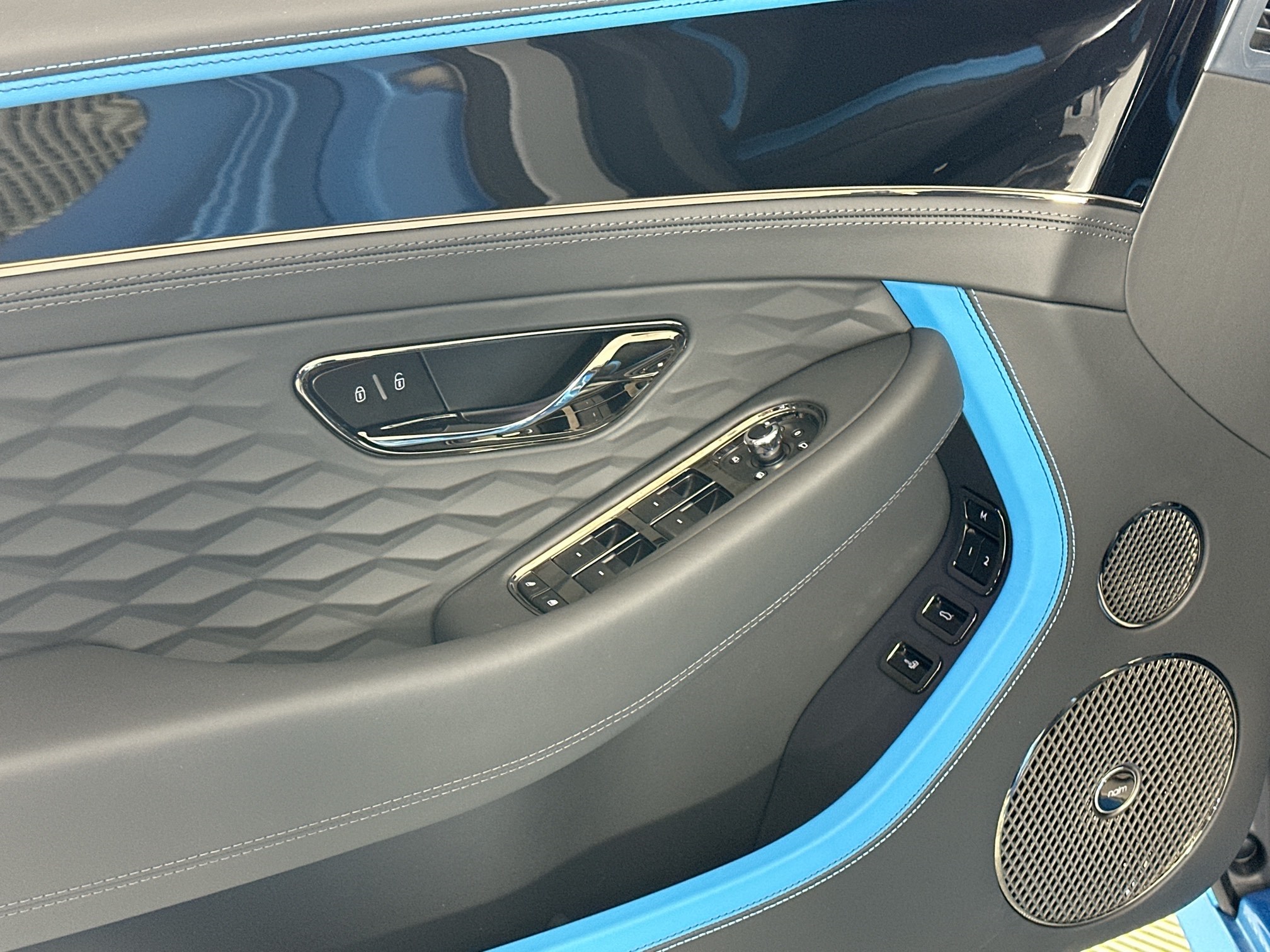 new 2025 Bentley Continental GTC car