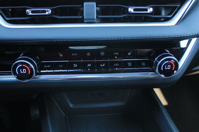 new 2026 Chevrolet Equinox car, priced at $32,545