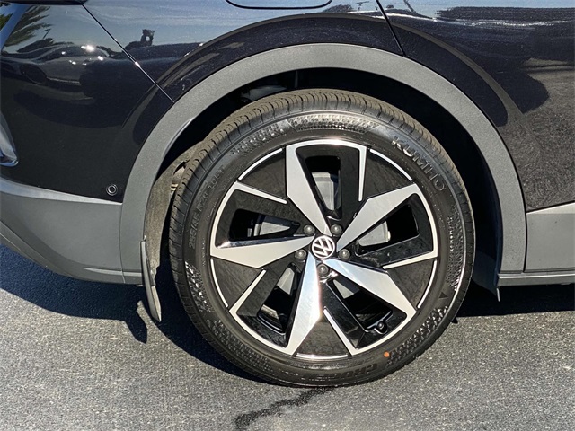 used 2023 Volkswagen ID.4 car, priced at $28,122