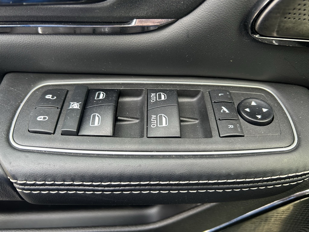 used 2022 Ram 1500 car, priced at $40,000