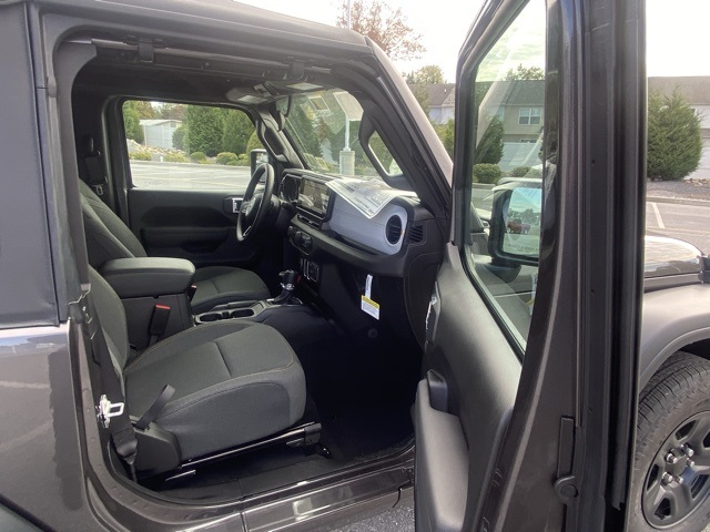new 2026 Jeep Wrangler car, priced at $31,305