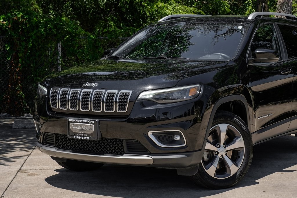 used 2019 Jeep Cherokee car, priced at $21,317