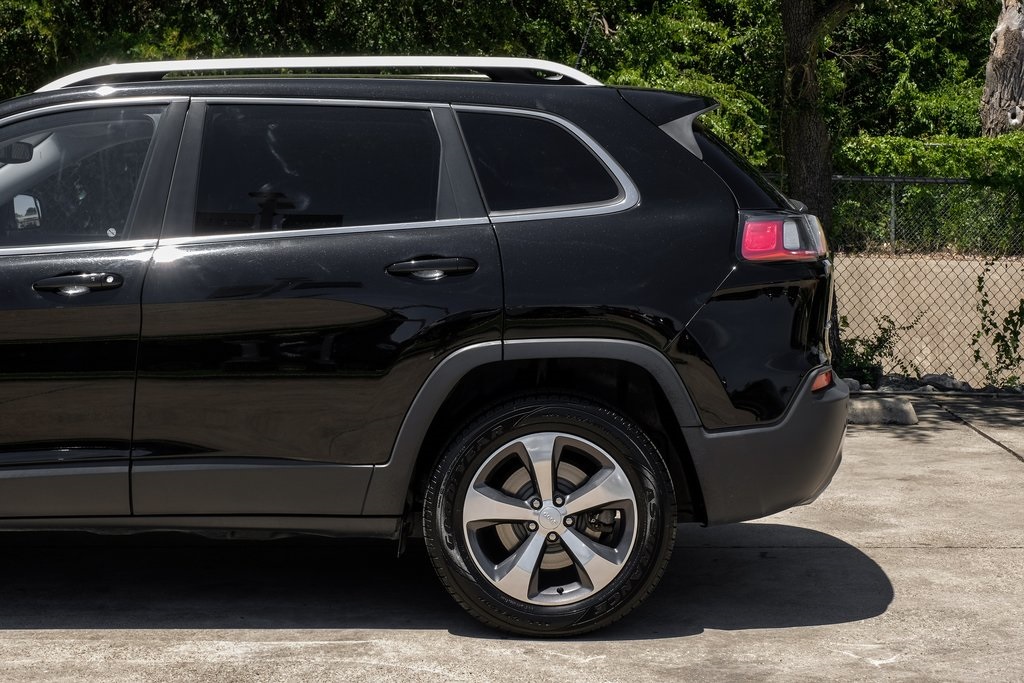 used 2019 Jeep Cherokee car, priced at $21,317