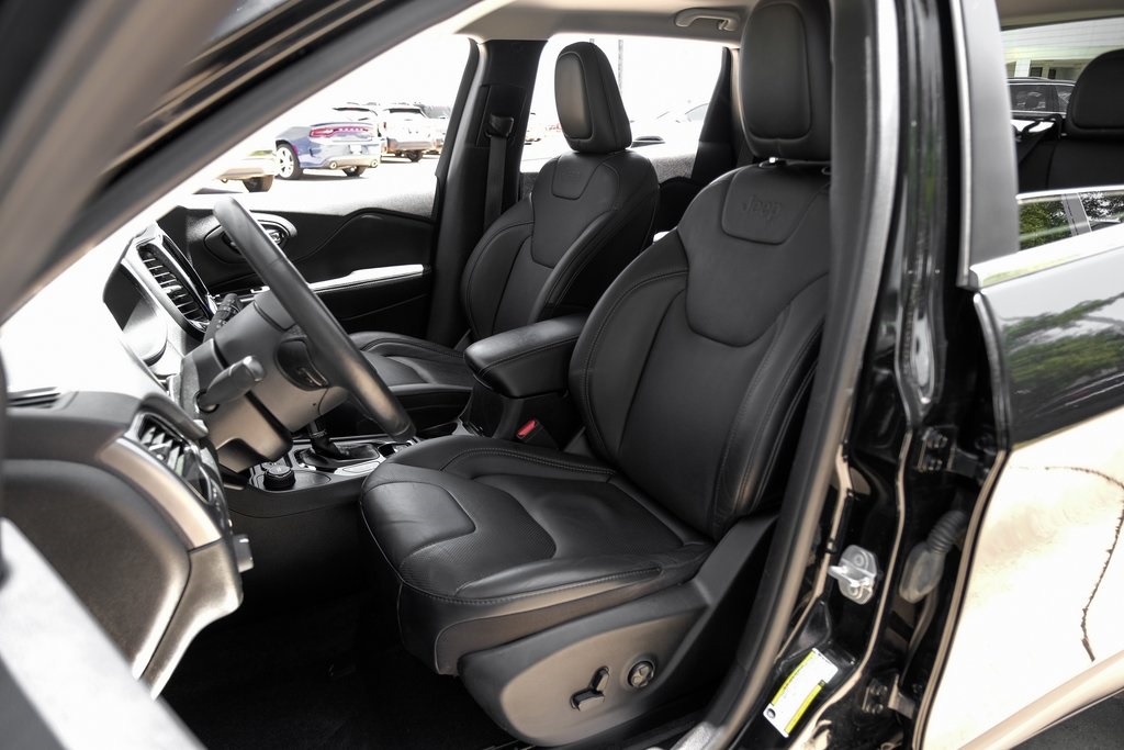used 2019 Jeep Cherokee car, priced at $21,317