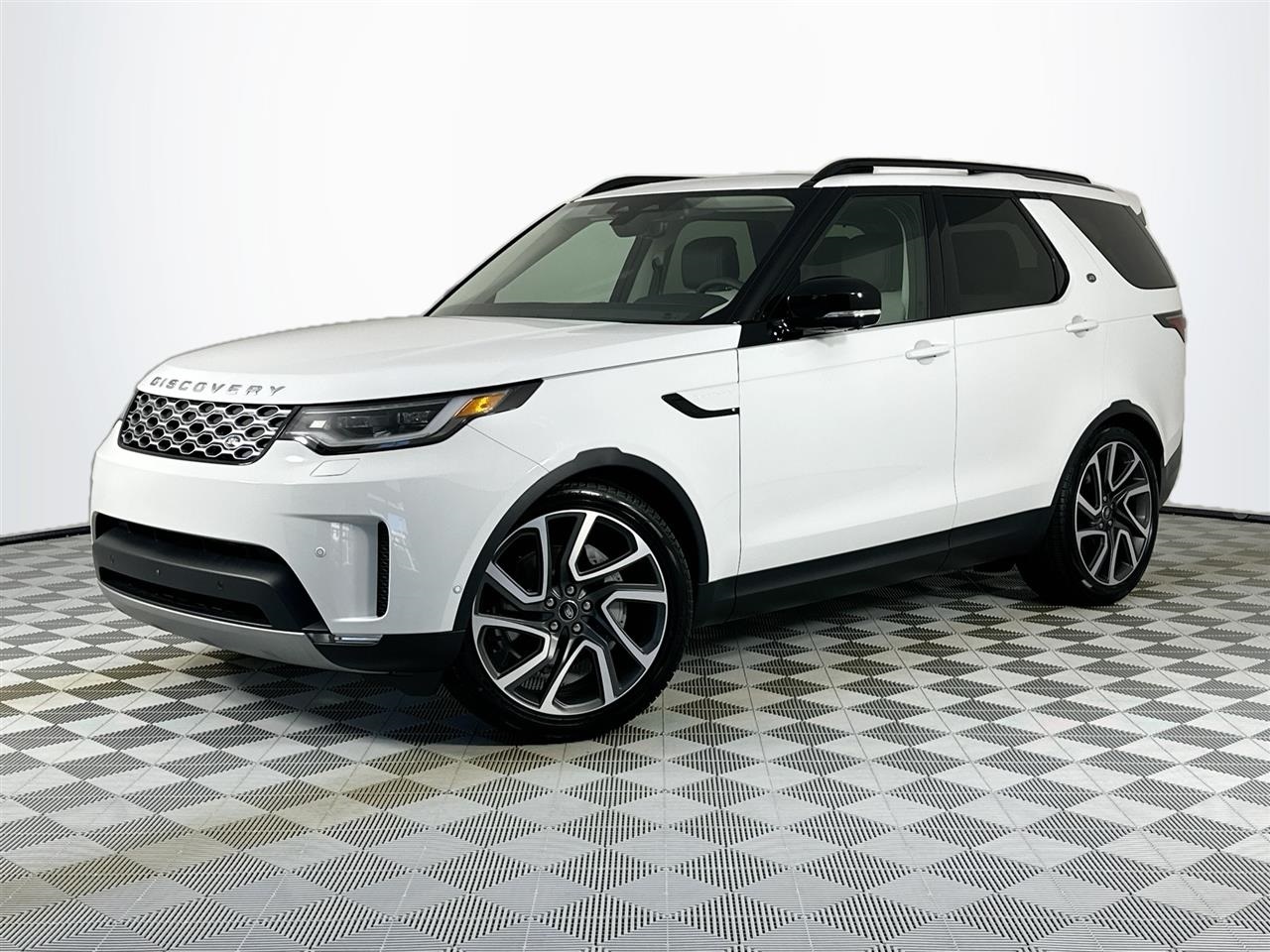 used 2025 Land Rover Discovery car, priced at $58,995
