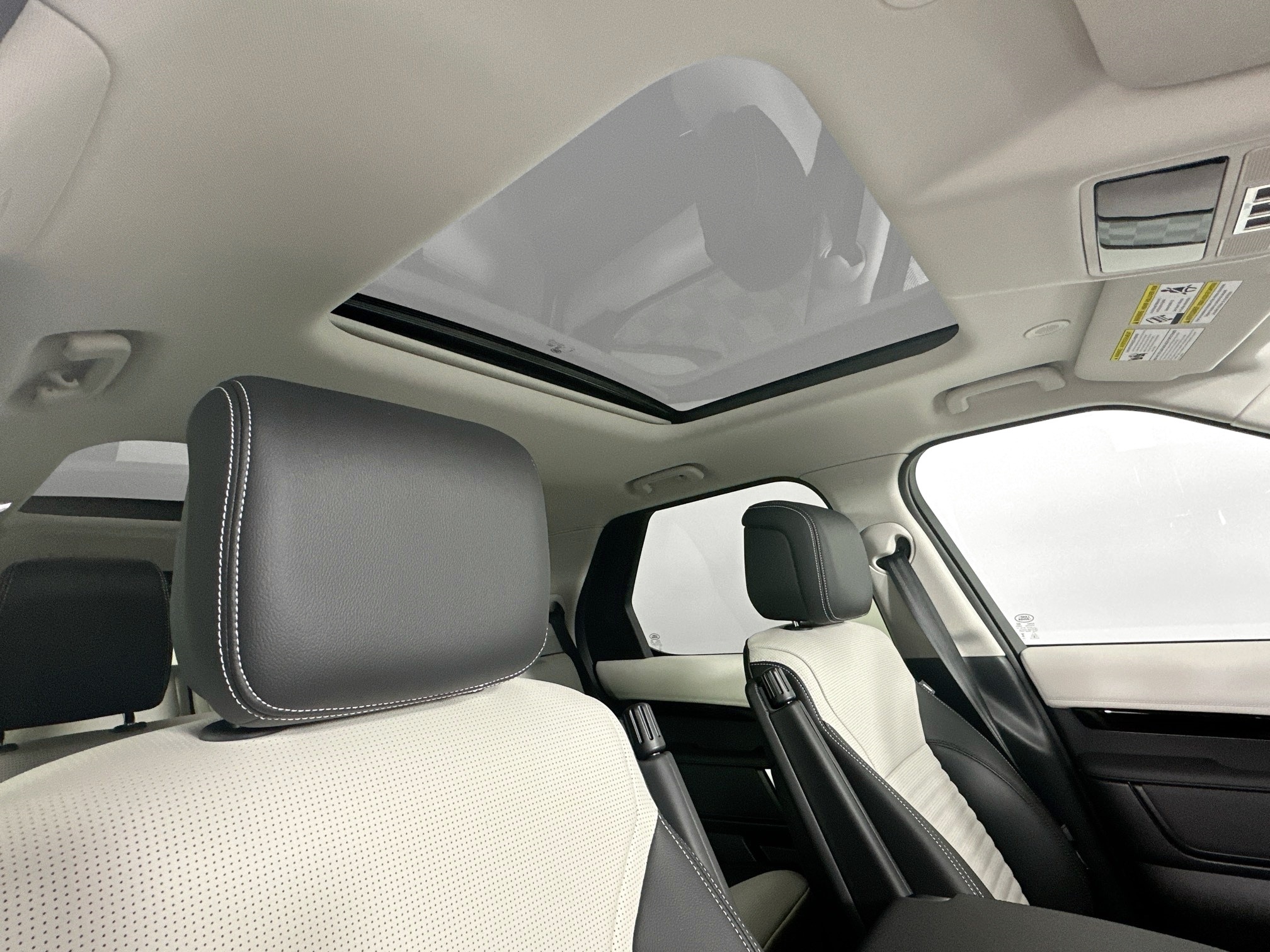 used 2025 Land Rover Discovery car, priced at $58,995