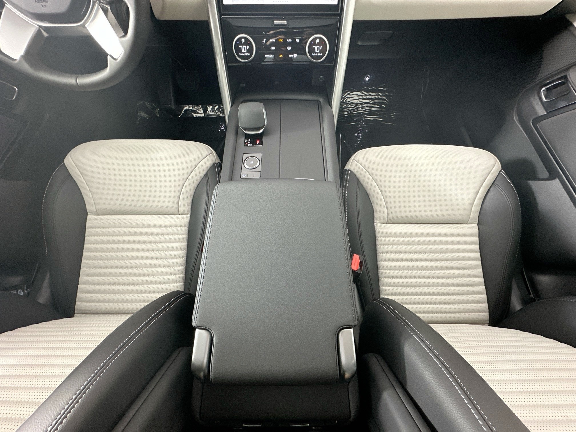 used 2025 Land Rover Discovery car, priced at $58,995