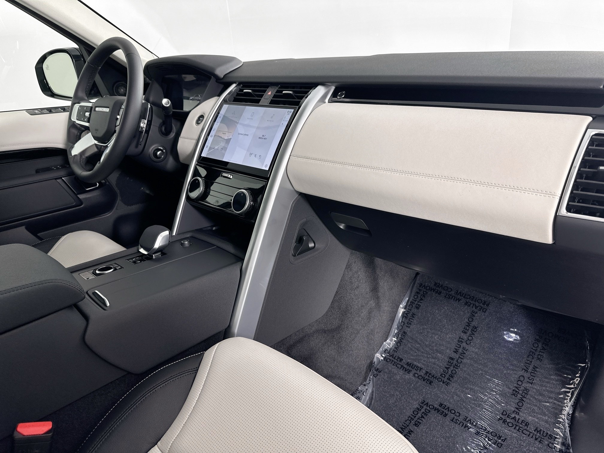 used 2025 Land Rover Discovery car, priced at $58,995