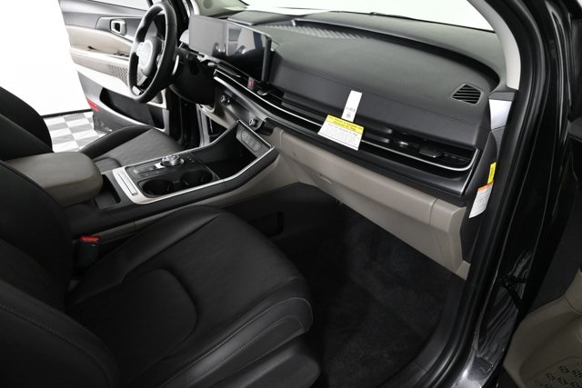 new 2026 Kia Carnival Hybrid car, priced at $44,260