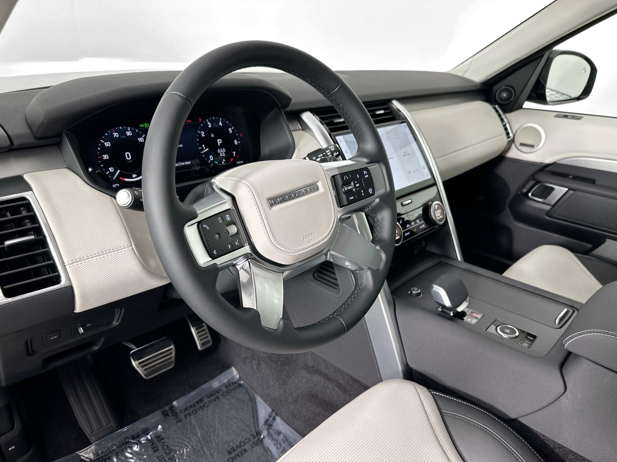 new 2025 Land Rover Discovery car, priced at $79,478
