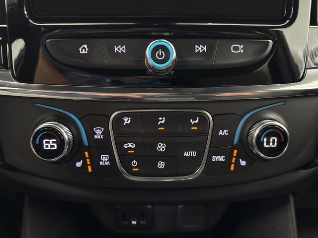 used 2023 Chevrolet Traverse car, priced at $28,988