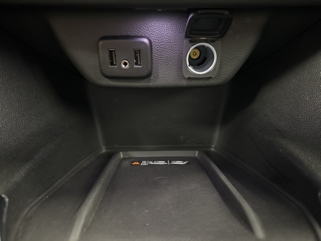 used 2023 Chevrolet Traverse car, priced at $28,988
