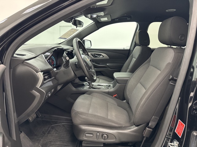 used 2023 Chevrolet Traverse car, priced at $28,988